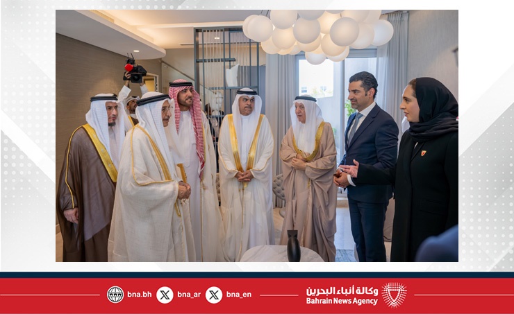 معالي الشيخ خالد بن عبد الله يطلع على مشروع النسيم في ديار المحرق.. ويؤكد: قطاع التطوير العقاري يواصل تحقيق قفزات نوعية تعكس استقرار النشاط وثقة المستثمرين في السوق العقاري