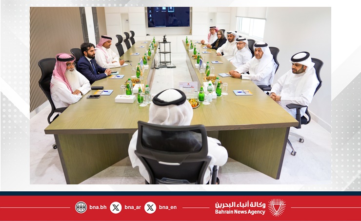Industry Minister visits Salman Industrial City in Hidd
