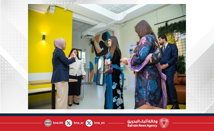 وزيرة شؤون الشباب تبحث التعاون المشترك مع مدير البرامج والشراكات بمؤسسة كردستان