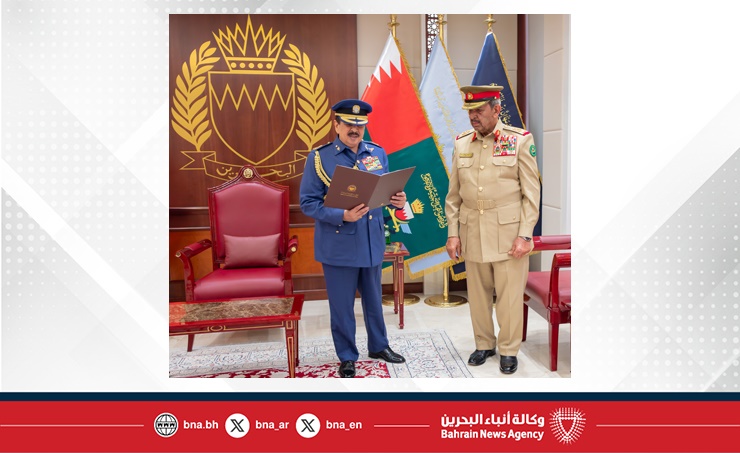 جلالة الملك المعظم القائد الأعلى للقوات المسلحة يتفضل بزيارة القيادة العامة لقوة دفاع البحرين