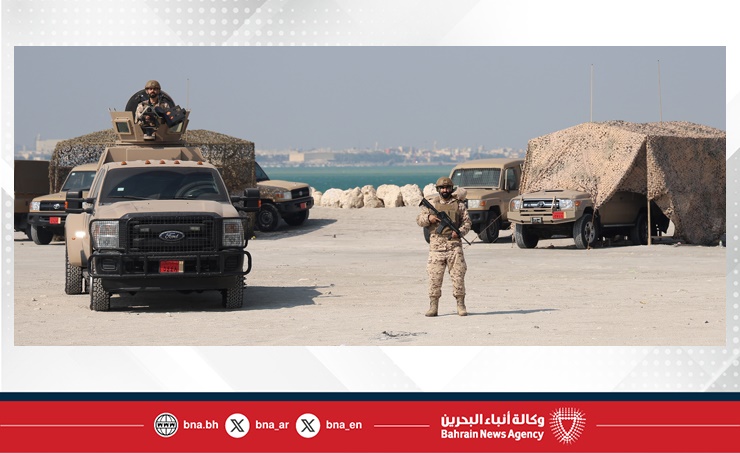 القائد العام لقوة دفاع البحرين يجتمع مع عدد من كبار الضباط بقوة دفاع البحرين لمتابعة تنفيذ مجريات المرحلة الختامية لتمرين القيادات حصن الوطن 2026