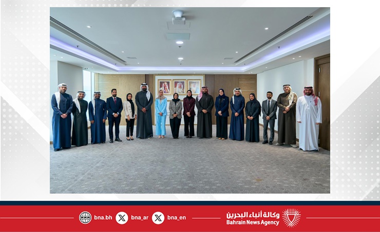 وزيرة الصحة تلتقي منتسبي الدفعة الحادية عشرة من برنامج رئيس مجلس الوزراء لتنمية الكوادر الحكومية