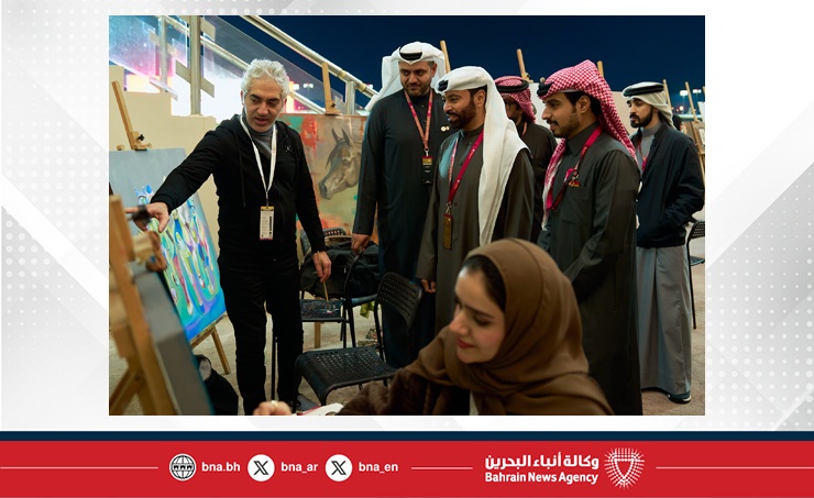 سمو الشيخ فيصل بن راشد يشهد السباق الخامس عشر للخيل