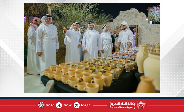 سمو الشيخ محمد بن سلمان بن حمد يفتتح مهرجان أعياد البحرين بالقرية التراثية.. ويؤكد: الاحتفالات بالأعياد الوطنية في مملكة البحرين والمشاركة الواسعة التي تحظى بها تجسد ما يتحلى به أبناء البحرين من انتماء راسخ وولاء صادق لوطنهم وقيادته