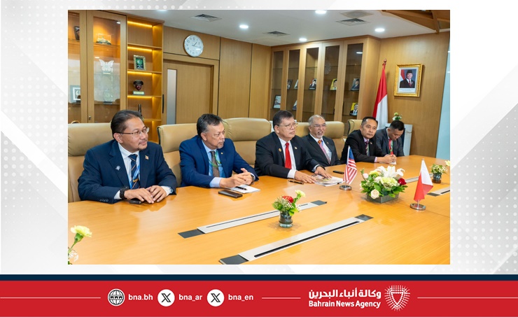 رئيس مجلس النواب يلتقي رئيس البرلمان الماليزي ويؤكدان دعم وتعزيز التعاون الاقتصادي والاستثماري بين البلدين