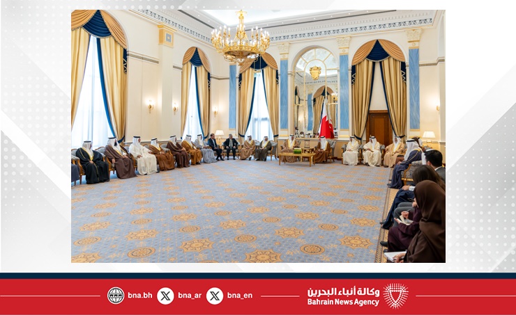 سمو ولي العهد رئيس مجلس الوزراء: التعاون المثمر والجهود المشتركة بين السلطتين التنفيذية والتشريعية والقطاع الخاص تشكل الأساس الذي تنطلق منه كافة الجهود الوطنية وتبنى عليه الخطط والبرامج والمبادرات التي تصب في تحقيق الإنجازات التنموية