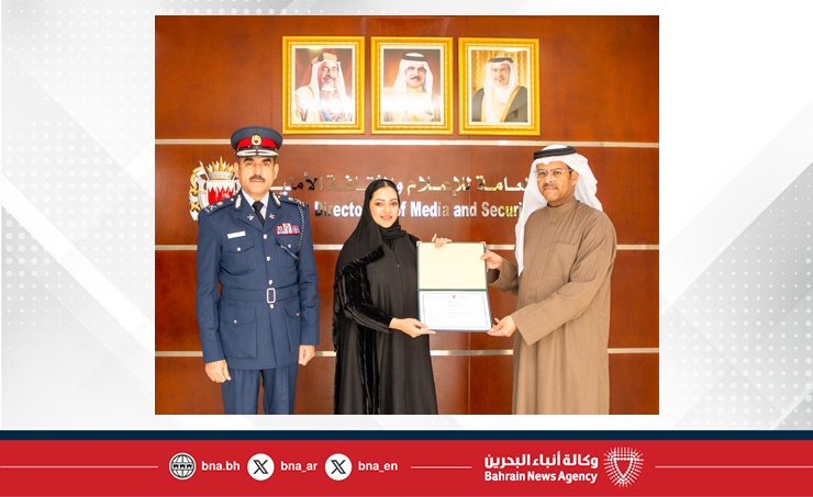 عبر برنامج تدريبي مكثف امتد لأكثر من أسبوعين... وكيل وزارة الإعلام ومدير عام الإعلام الأمني يكرمان المشاركين في دورة الإلقاء الصوتي