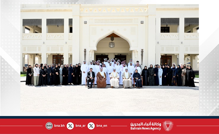 خطوة استراتيجية لصناعة كفاءات وطنية شبابية في المجال التقني.. وزير الداخلية رئيس اللجنة الوزارية لتقنية المعلومات يشهد تخرج الدفعة الثانية من برنامج تنمية الكوادر التقنية