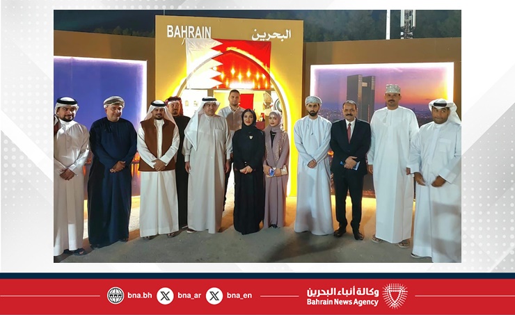 سفير مملكة البحرين لدى سلطنة عمان يفتتح جناح مملكة البحرين المشارك في فعاليات ليالي مسقط
