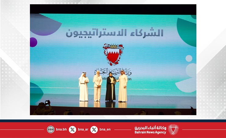 الأمين العام للمجلس الأعلى للشباب والرياضة يشهد ختام مبادرة نكتب بالعربية