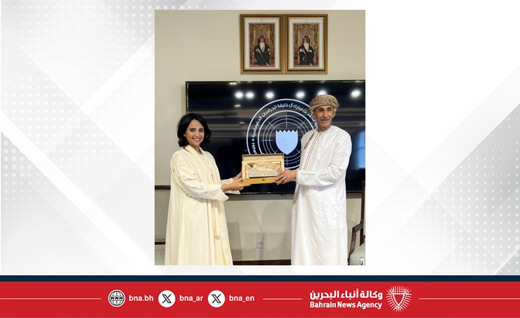 مدير عام أكاديمية محمد بن مبارك آل خليفة للدراسات الدبلوماسية تجتمع مع وكيل وزارة الخارجية للشؤون السياسية في سلطنة عمان