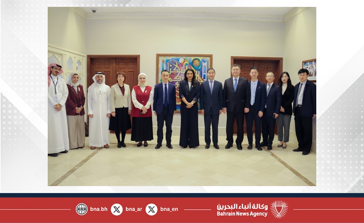 وكيل وزارة الإسكان والتخطيط العمراني تبحث مستجدات تنفيذ مشروع مدينة سترة الإسكانية مع شركة (CMEC) الصينية وبنك سيتيك الصيني