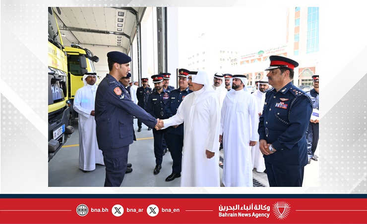 خلال افتتاحه مركز الدفاع المدني الجديد بالرفاع.. وزير الداخلية يشيد بدور الدفاع المدني في حماية الأرواح وتعزيز السلامة العامة ويؤكد أهمية برامج التوعية المجتمعية في بناء مجتمع آمن قائم على الشراكة المجتمعية