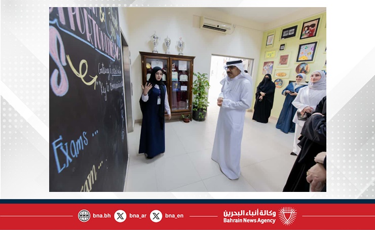 ضمن زيارات لتفقد سير العملية التعليمية.. وزير التربية والتعليم يزور مدارس سترة الثانوية للبنات والمنامة الثانوية للبنات وعراد الابتدائية للبنين