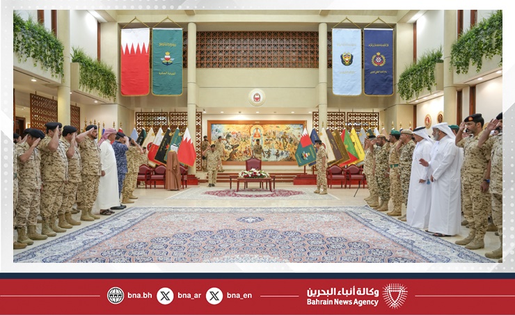 القائد العام لقوة دفاع البحرين يستقبل بعثة الحج التابعة لقوة دفاع البحرين بمناسبة مغادرتها إلى الأراضي المقدسة