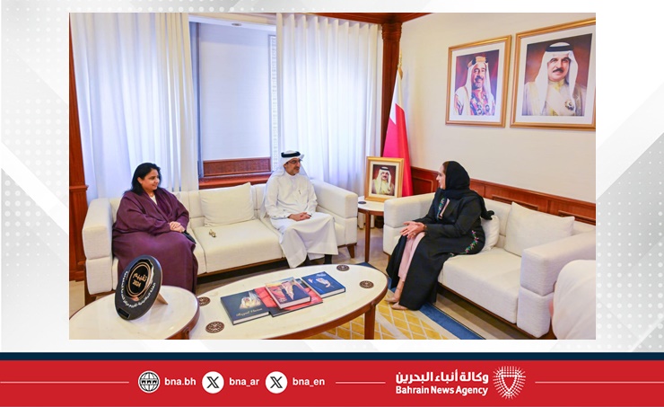 وزارة الإسكان والتخطيط العمراني تتسلم الدرع البلاتيني لحصول مركز خدمة العملاء عن بعد على تصنيف الفئة البلاتينية ضمن برنامج تقييم 5