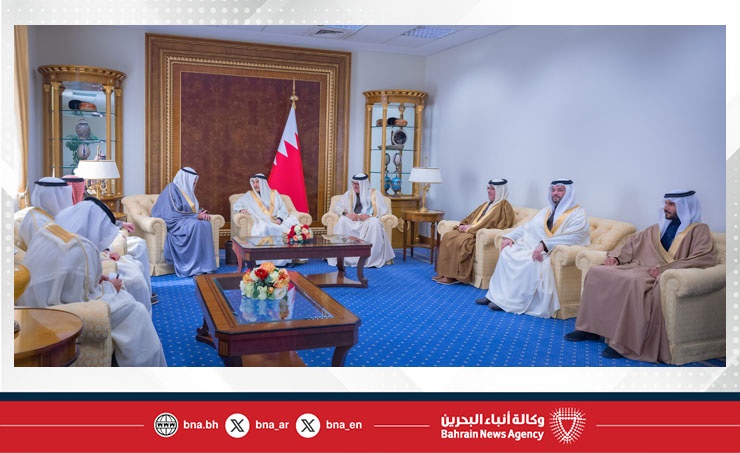 الشيخ خالد بن عبد الله يلتقي وزير الخارجية الكويتي.. ويؤكد: العلاقات البحرينية الكويتية إرث تاريخي حي وشراكة استراتيجية متجذرة تجسد أسمى معاني الأخوة والترابط