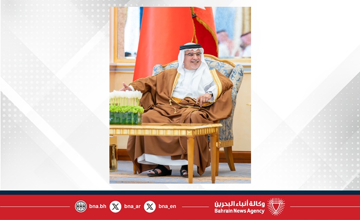 لدى لقائه منتسبي الدفعة الحادية عشرة من برنامج رئيس مجلس الوزراء لتنمية الكوادر الحكومية.. سمو ولي العهد رئيس مجلس الوزراء يؤكد إيمان مملكة البحرين الراسخ بأن الاستثمار في أبناء الوطن هو الاستثمار الأمثل في مستقبل يلبي التطلعات ويحقق الطموحات