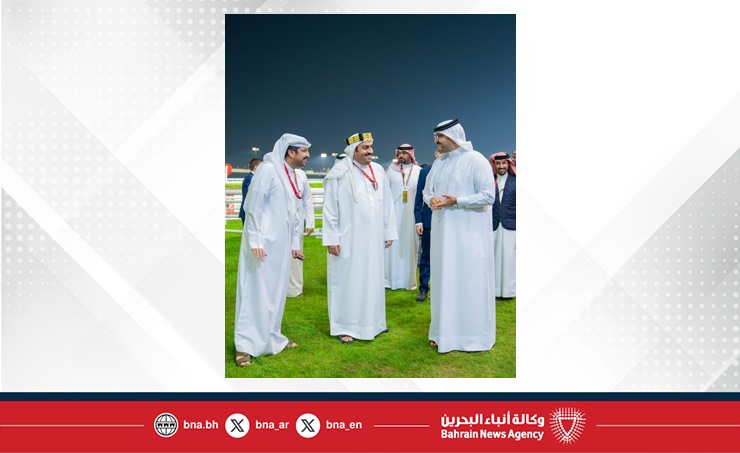 سمو الشيخ عيسى بن سلمان بن حمد يشهد السباق الخامس للخيل على كؤوس النادي ومؤسسة الحصان العربي
