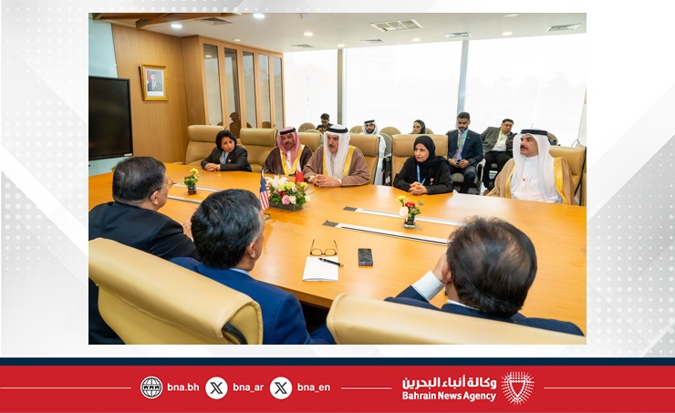 رئيس مجلس النواب يلتقي رئيس البرلمان الماليزي ويؤكدان دعم وتعزيز التعاون الاقتصادي والاستثماري بين البلدين