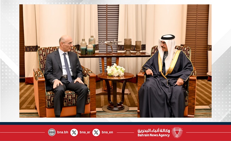 بحثا التحديات الأمنية المشتركة واتخاذ ما يلزم بشأنها..وزير الداخلية يلتقي نظيره اللبناني ويؤكد على زيادة التعاون والتنسيق في مختلف مجالات العمل الأمني