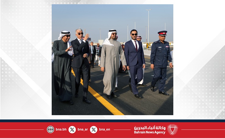 وزير الأشغال يعلن انطلاق الحركة المرورية على الجسر الرابط بين جسر الشيخ عيسى بن سلمان وشارع 105 بالبسيتين