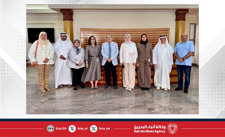 لدى استقبالها وفدًا من جمعية البحرين للسرطان ومدرسة ابن خلدون الوطنية.. الرئيس التنفيذي للمستشفيات الحكومية: إسهامات مؤسسات المجتمع المدني والقطاع الخاص تعزز البنية التحتية والتقنيات الطبية في القطاع الصحي