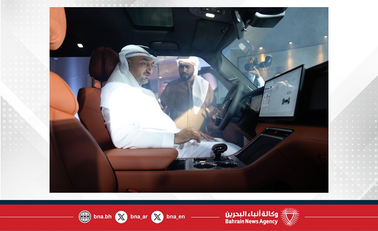 وزير الصناعة والتجارة يفتتح صالة عرض روكس موتور