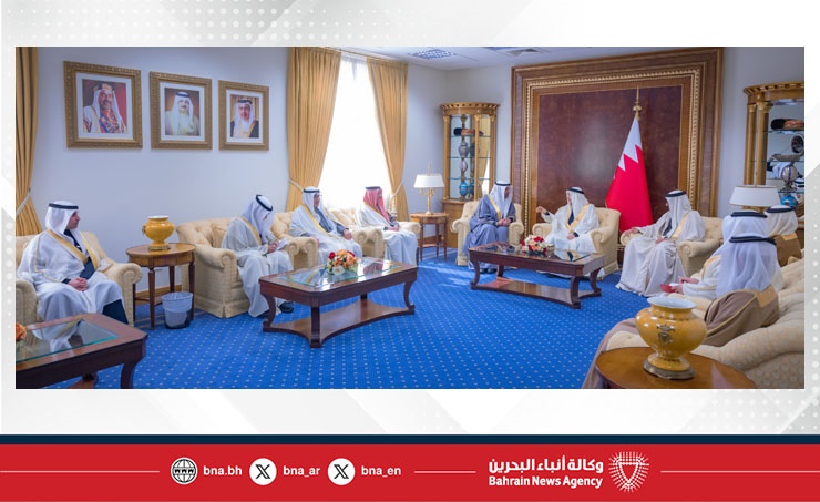 الشيخ خالد بن عبد الله يلتقي وزير الخارجية الكويتي.. ويؤكد: العلاقات البحرينية الكويتية إرث تاريخي حي وشراكة استراتيجية متجذرة تجسد أسمى معاني الأخوة والترابط