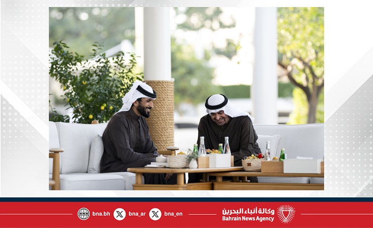 ناصر بن حمد ينقل تحيات وتقدير جلالة الملك المعظم إلى رئيس دولة الإمارات العربية المتحدة الشقيقة