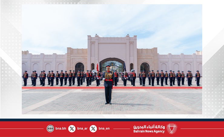 سمو ولي العهد رئيس مجلس الوزراء يلتقي دولة رئيس وزراء جمهورية باكستان الإسلامية.. ويؤكد عمق العلاقات والروابط التي تجمع البحرين وباكستان والتي تواصل ازدهارها ونماءها بالاستناد إلى تاريخ زاخر بالتعاون والشراكات المثمرة على كافة الأصعدة