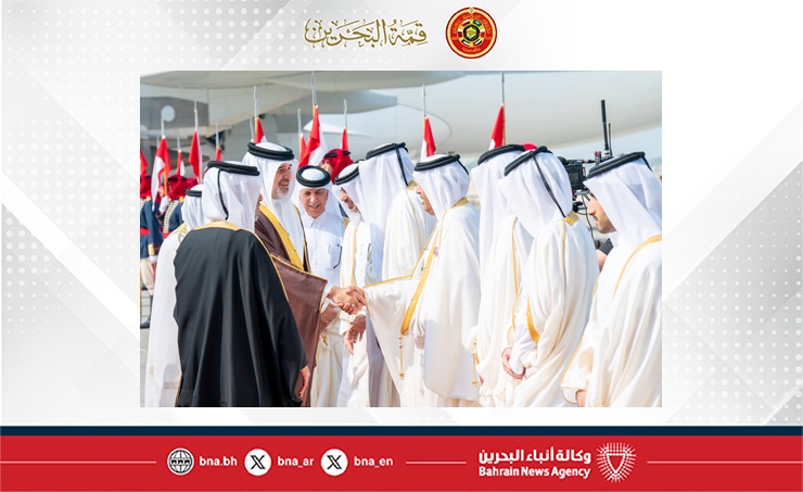 رئيس مجلس الوزراء وزير الخارجية بدولة قطر يصل إلى مملكة البحرين للمشاركة في أعمال الدورة السادسة والأربعين للمجلس الأعلى لمجلس التعاون لدول الخليج العربية