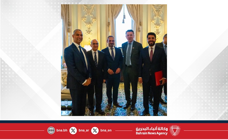 في إطار الزيارة الرسمية لسمو ولي العهد رئيس مجلس الوزراء إلى المملكة المتحدة.. وزير المالية والاقتصاد الوطني يلتقي عمدة الحي المالي لمدينة لندن