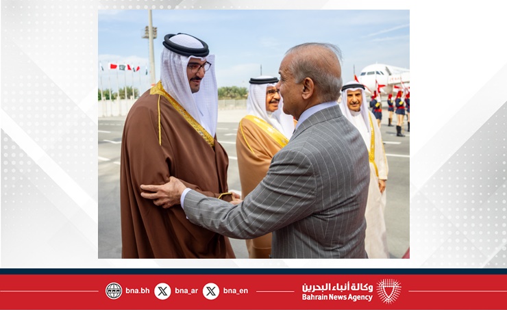 سمو ولي العهد رئيس مجلس الوزراء في مقدمة مستقبلي رئيس وزراء جمهورية باكستان الإسلامية الشقيقة