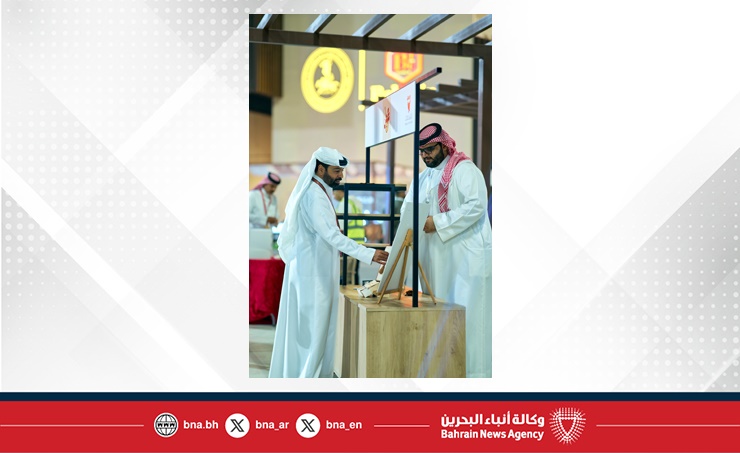 بحضور سمو الشيخ فيصل بن راشد .. سباقات حافلة بالإثارة وانتصارات قوية بكؤوس بنك البحرين الوطني