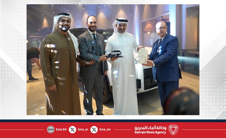 وزير الصناعة والتجارة يفتتح صالة عرض روكس موتور