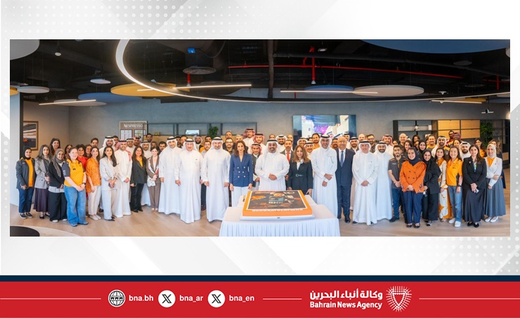 وزير المالية والاقتصاد الوطني يجتمع مع مجلس إدارة وموظفي شركة ممتلكات احتفالا بفوز فريق ماكلارين