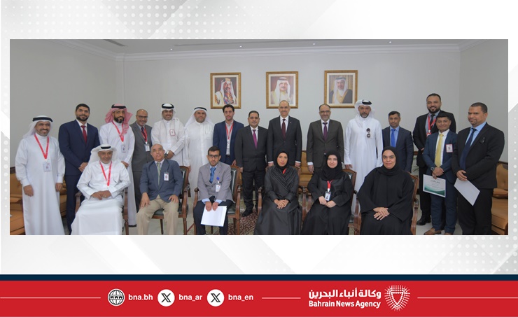 وزير الشؤون القانونية وزير العمل بالوكالة يكرّم موظفي إدارة التفتيش والسلامة المهنية بوزارة العمل تقديرًا لجهودهم في نجاح تطبيق قرار حظر العمل وقت الظهيرة لعام 2025
