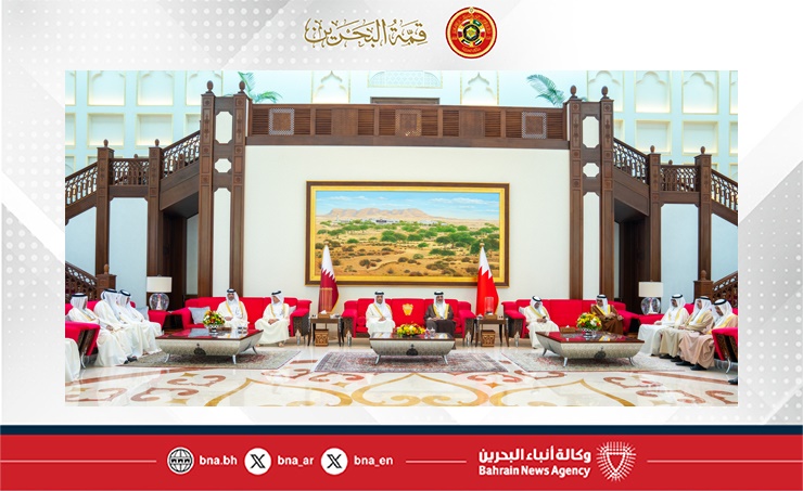 رئيس مجلس الوزراء وزير الخارجية بدولة قطر يصل إلى مملكة البحرين للمشاركة في أعمال الدورة السادسة والأربعين للمجلس الأعلى لمجلس التعاون لدول الخليج العربية