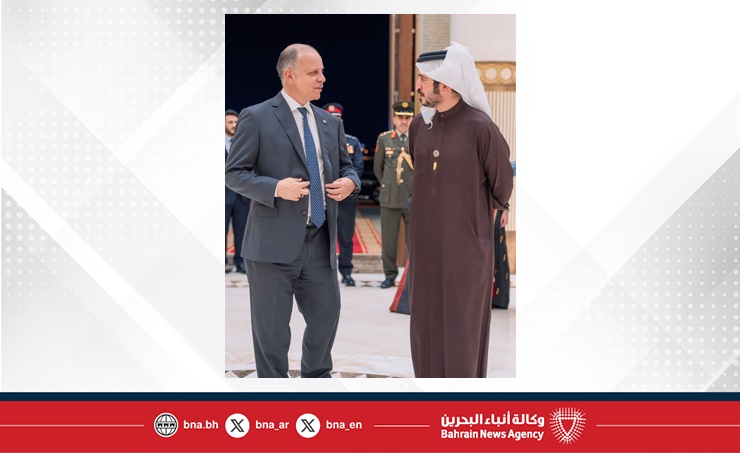 لدى وصولهما لحضور دورة الألعاب الآسيوية للشباب.. خالد بن حمد يستقبل فيصل بن الحسين وفهد بن جلوي