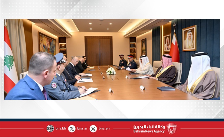 بحثا التحديات الأمنية المشتركة واتخاذ ما يلزم بشأنها..وزير الداخلية يلتقي نظيره اللبناني ويؤكد على زيادة التعاون والتنسيق في مختلف مجالات العمل الأمني