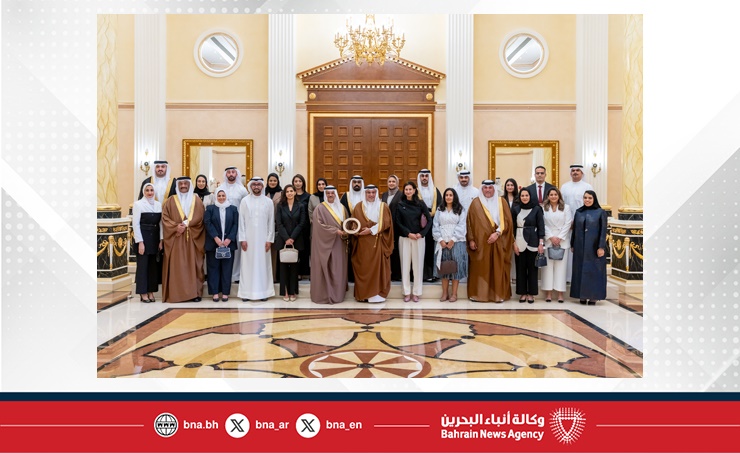 سمو ولي العهد رئيس مجلس الوزراء: أبناء البحرين بطموحاتهم الواعدة وعزائمهم المتجددة يواصلون كتابة فصول جديدة من التميز سمو ولي العهد رئيس مجلس الوزراء: أبناء البحرين بطموحاتهم الواعدة وعزائمهم المتجددة يواصلون كتابة فصول جديدة من التميز