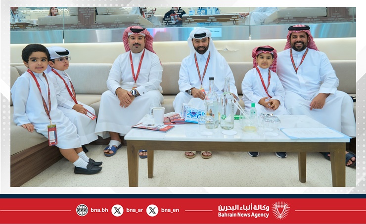 بحضور سمو الشيخ عبدالله بن عيسى وسمو الشيخ فيصل بن راشد.. انتصارات مثيرة وأجواء جماهيرية مميزة في السباق الثاني للخيل على كؤوس (جيبك)