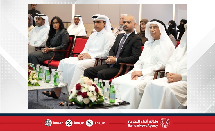 وزير التنمية الاجتماعية يشارك في ورشة عمل تحديث وتفعيل الميثاق الأخلاقي الخليجي الموحد لممارسي المهن الاجتماعية وزير التنمية الاجتماعية يشارك في ورشة عمل تحديث وتفعيل الميثاق الأخلاقي الخليجي الموحد لممارسي المهن الاجتماعية