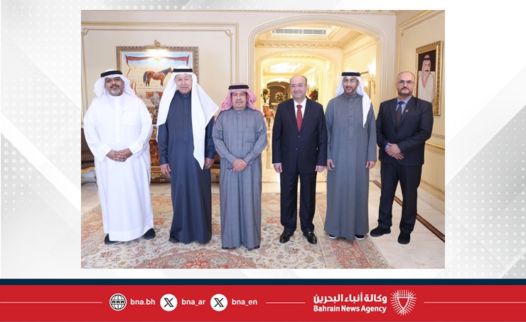 Advisor to HRH the Crown Prince and Prime Minister receives Al Bilad newspaper Editor-in-Chief