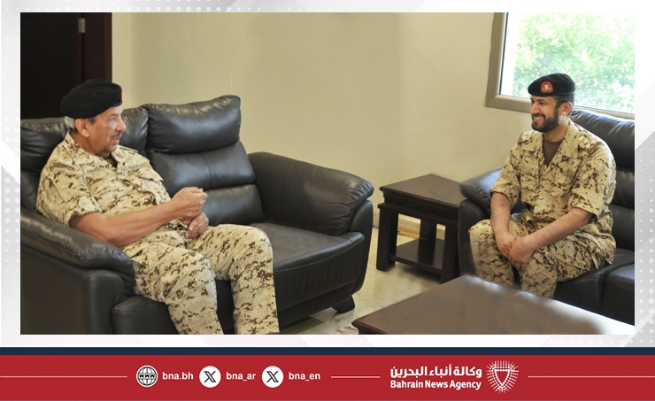 القائد العام لقوة دفاع البحرين يتفقد إحدى وحدات قوة دفاع البحرين