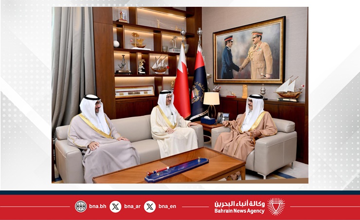 وزير الداخلية يشيد بعراقة الدبلوماسية البحرينية ويؤكد على دور سفارات المملكة في نقل الصورة الحضارية وما تنعم به البلاد من استقرار أمني