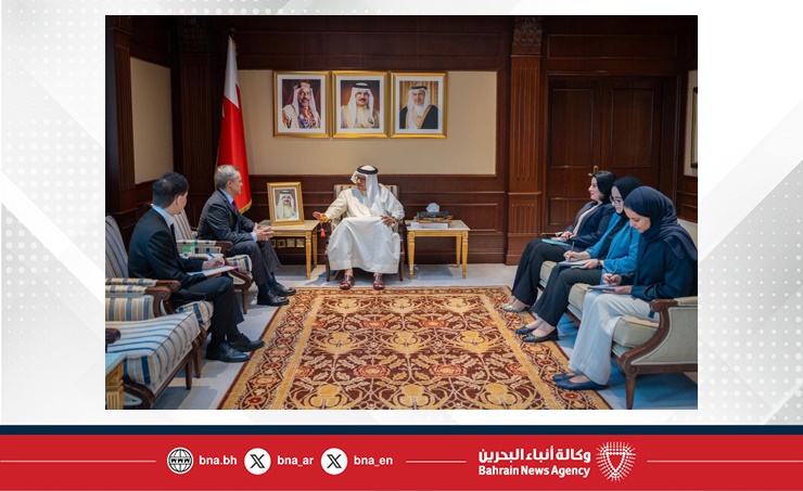 وزير الخارجية يستقبل سفير روسيا الاتحادية لدى مملكة البحرين