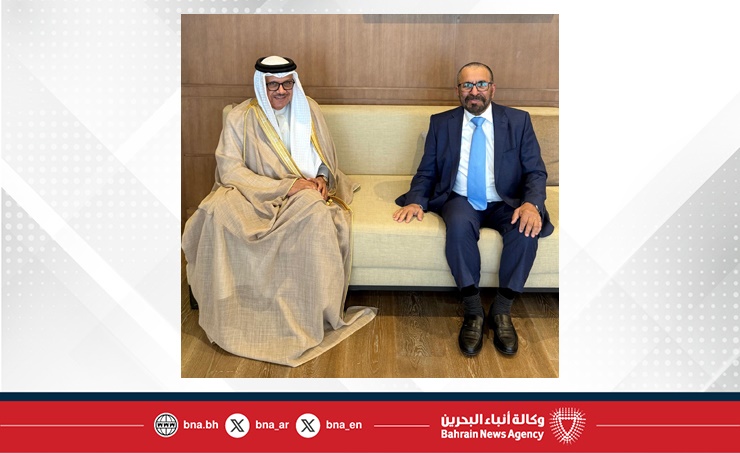 وزير الخارجية يلتقي في مدينة سوتشي الروسية مع وزير الدولة بوزارة الخارجية في دولة الإمارات العربية المتحدة