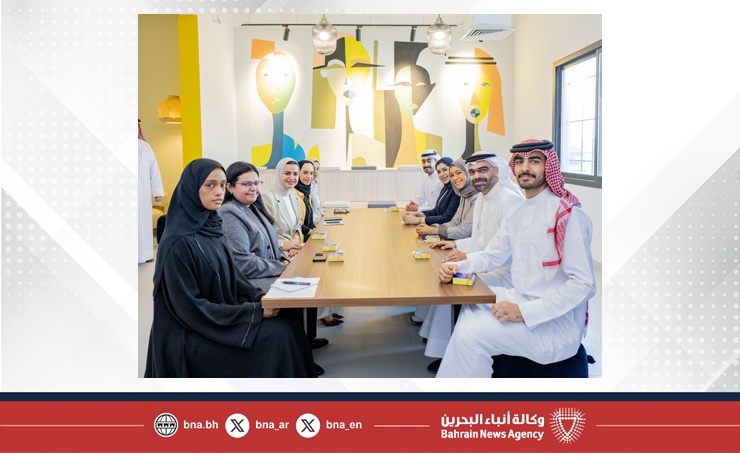 Youth Affairs Minister receives Creative Pioneers Team from Hamad Town Model Youth Centre